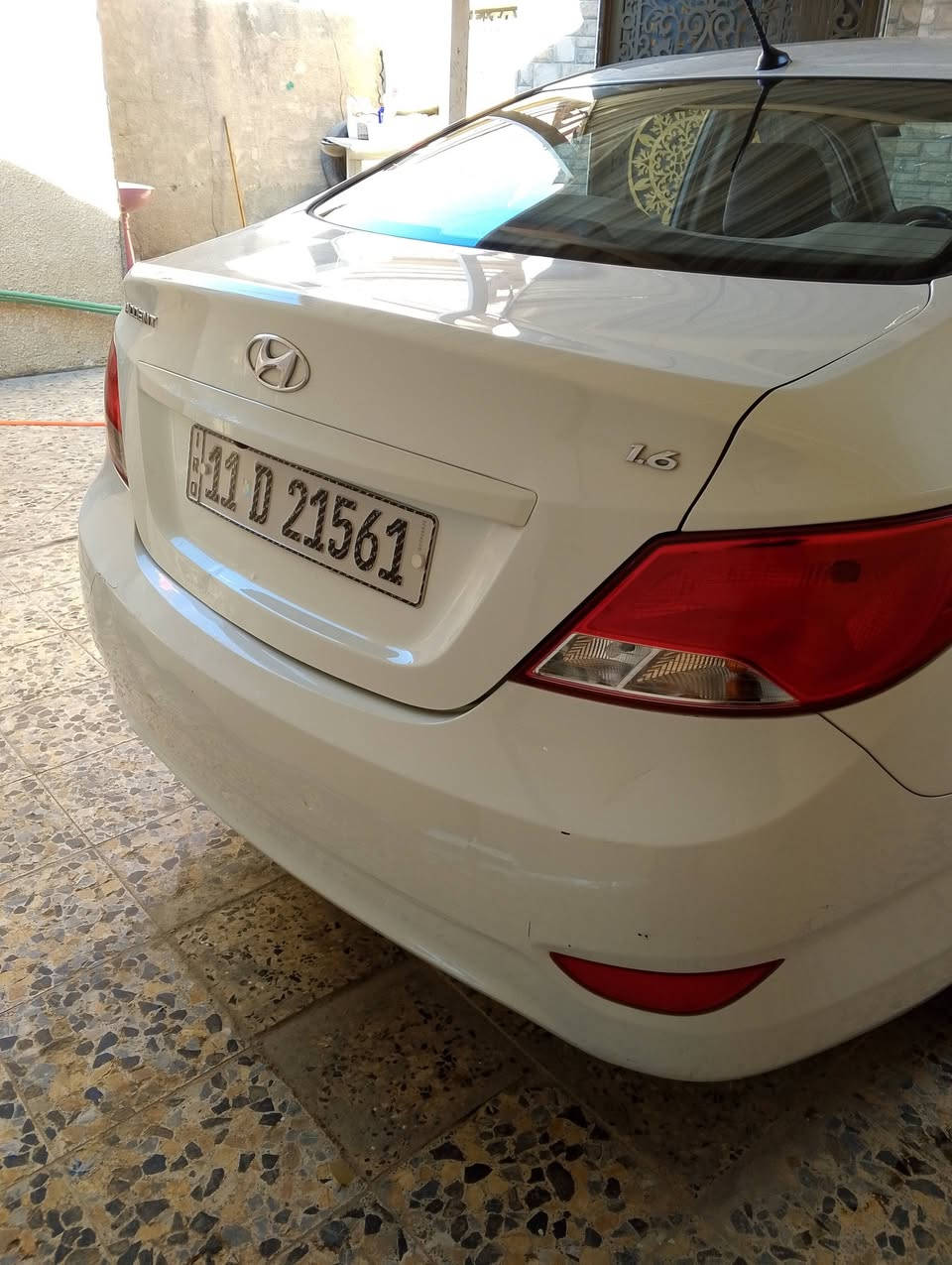 السلام عليكم اكسنت 2016 محرك 1600 رقم بغداد بأسمي ماشيه 86 السياره بدون قطره صبغ بيهه فقط البنيد مبدل أثر طخه خفيفه والاصلي موجود 
السعر 115 وبيهه مجال 
للإستفسار ***********
