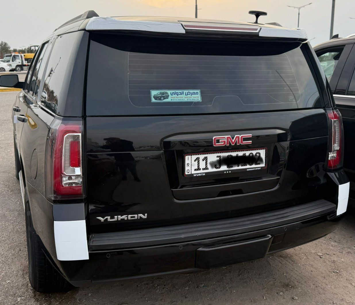 السلام عليكم جمسي يوكن موديل 20 خليجي وكالة المنصور كفاله عامه  من ضربه وتبديل وصبغ  وبارد 
رقم بغداد بسمي
موصفات سياره SlE
موصفات معرفه 
قاصه كشنات كهربائي 
صندوك كهربائي 
منضومه زنون 
سياره كامل استخدام شخصي 
تخم تاير جديد دوشمه 
ماشيه 150 
سياره مال بيت
مكان السياره بصره 
رقم الهاتف ***********
