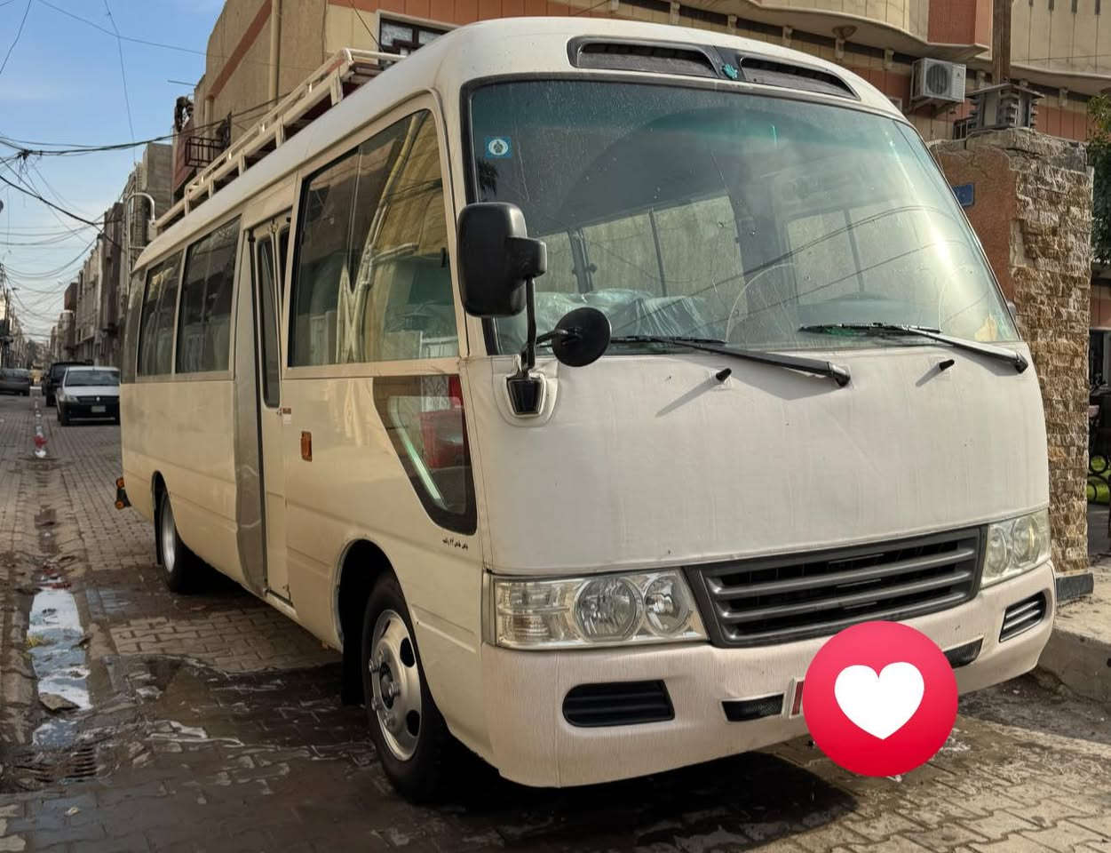 السلام عليكم كوستر 2015كفاله عامه من الصبغ السياره فول مواصفات GLX سله داخليه دوشمه ستاركس تخم تاير تبريد محور حاكيه السعر 380وبيها مجال ***********
