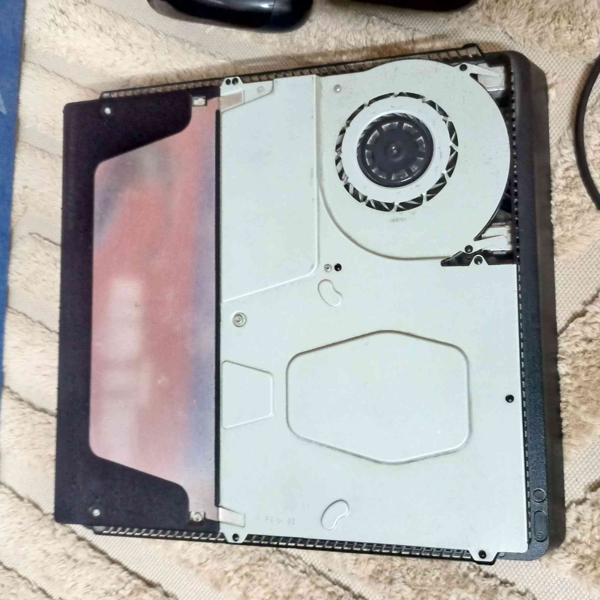 بلي 4 مهكر 500 كيكا نضام 9 جوستكات اصليات ثنين وقاعده تبريد والهارد وأحد تيرا والملحقات مع يو بي اس جديد.
بي 15 لعبة بلبلي والهارد اقوى العاب بي
الجهاز لوك ستيكر ما مفتوح ولا مصلح 
مكاني بغداد الحرية الدولعي
للاستفسار الاتصال على الرقم (***********)
