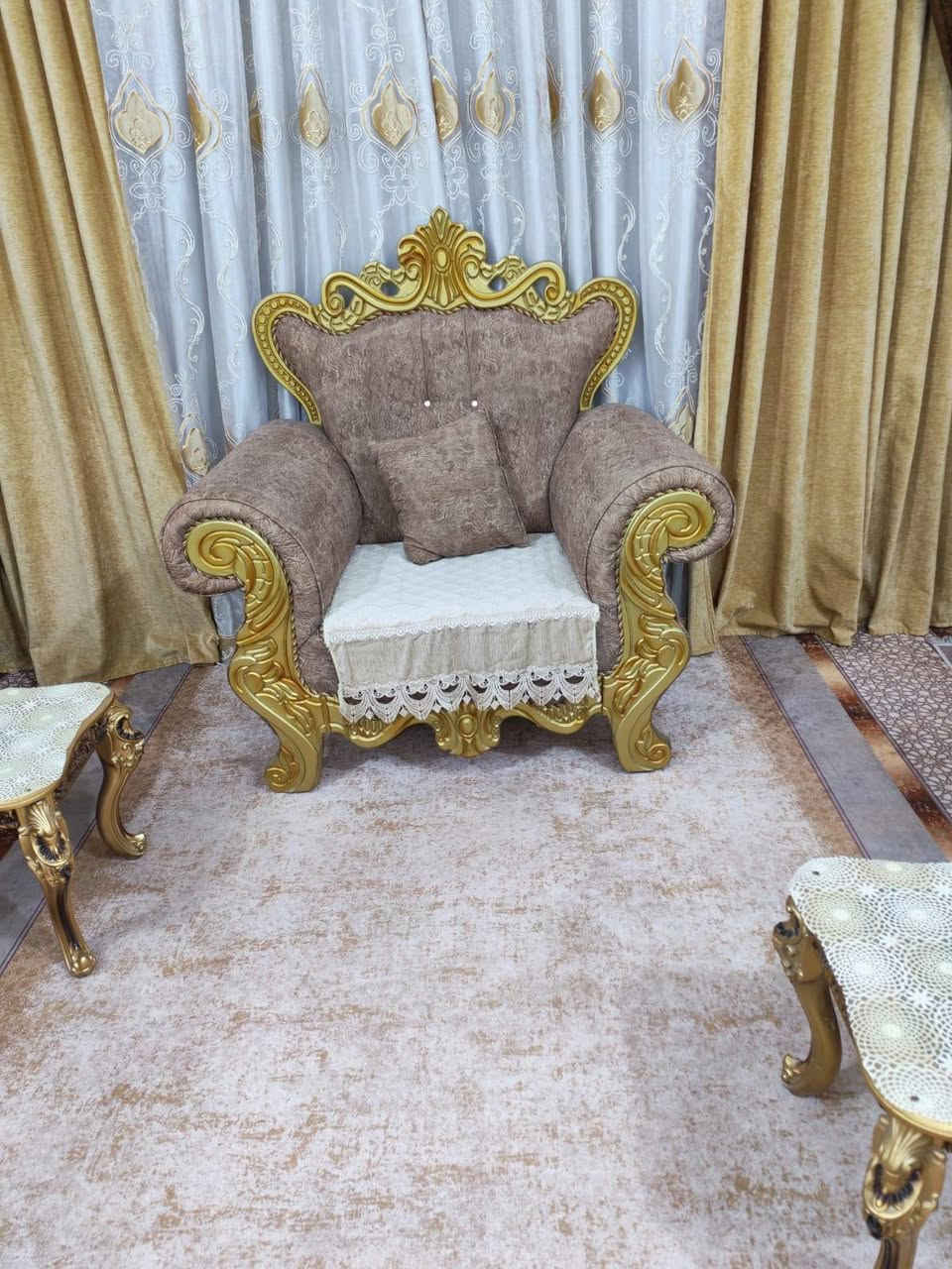 سلام عليكم
طخم قنفات ملكي استخدام قليل
للبيع اتصل وتدلل***********
