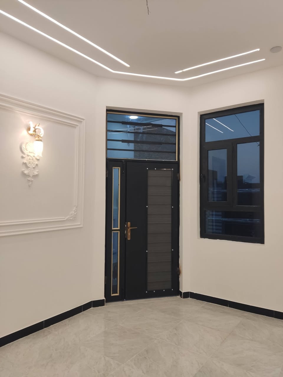 مشتمل للبيع م الخاجيه طابقين 3 غرف نوم طابو صرف م 100 طولاني بناء جديد غير مسكون جاهز للسكن عرض الشارع 12 متر منطقة ال 6000 للستفسار ***********   ***********

