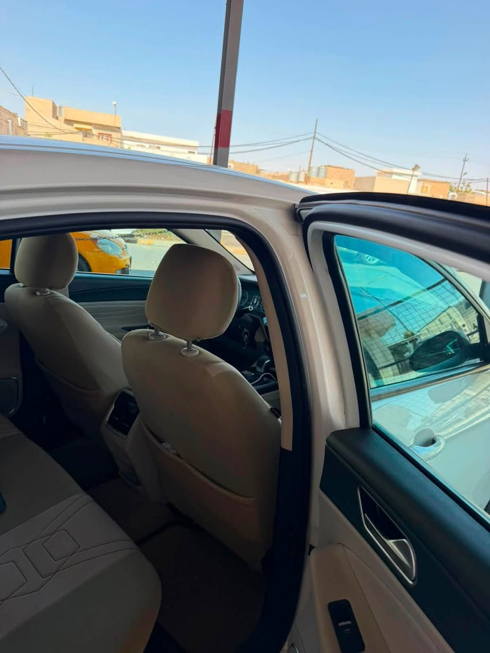 سياره شيري موديل ٢٠٢٥ اريزو 5
ماشيه ٣٨ الف
محرك ١.٥
مواصفات صيني
كلين تايتل
لوحه اربيل
السعر ٩٧ ورقه وبيه مجال
***********
مكان كركوك
