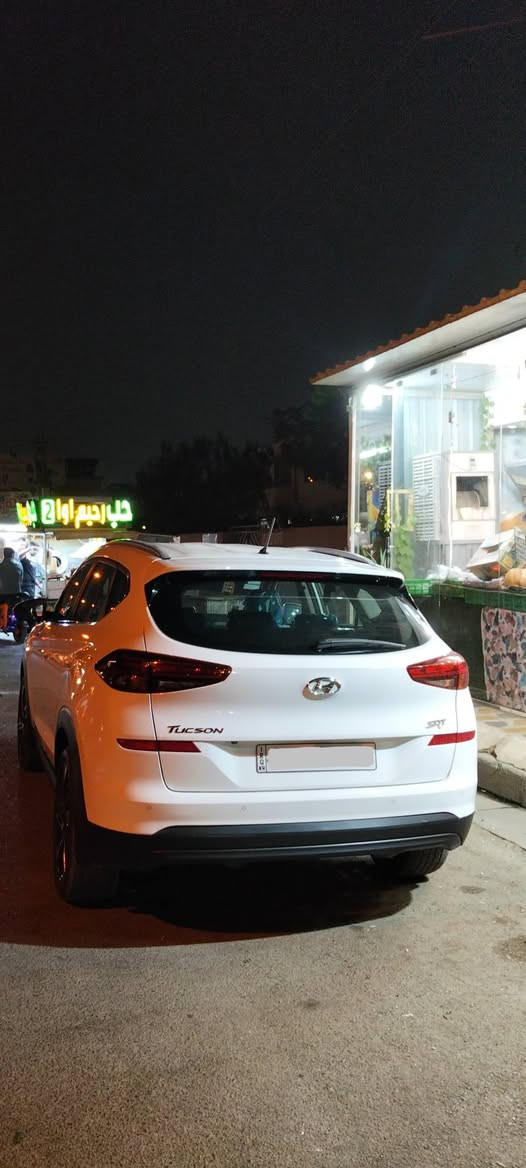 هيونداي توسان 2019
بدون صبغ بدون تعديل
کوبون بنزین موجود
مواصفات كاملة – فول أوبشن
6 ایرباک
كاميرا أمامية وخلفية
حساسات أمامية وخلفية
مرايا شفط
تحكم ستیرن
تحديد سرعة
أنظمة القيادة: (  3  )
Eco
Sport    
Comfort
مرايا مع تسخين
رادار
بریک أوتوماتيك (Auto Brake)
تبريد مركزي
بصمة + عدد 2 سويج أصلي
لایتات أمامية LED
لایتات خلفية LED
عدسات (Projector)
جنوط كروم قياس 19 إنج
إطارات جديدة

المحرك:
1.6 لتر
4 سلندر
القير، المحرك، والكهرباء بحالة ممتازة
السيارة مكفولة بالكامل
الموقع: کرکوک   

رقم أربيل
تسليم وكالة بنفس اليوم
السيارة نظيفة جداً، استخدام شخص واحد فقط.
السعر: 210 ورقة (قابل للتفاوض البسيط)
أرقام الاتصال (آسيا وكورك – واتساب متوفر):
📞 ***********
📞 ***********
