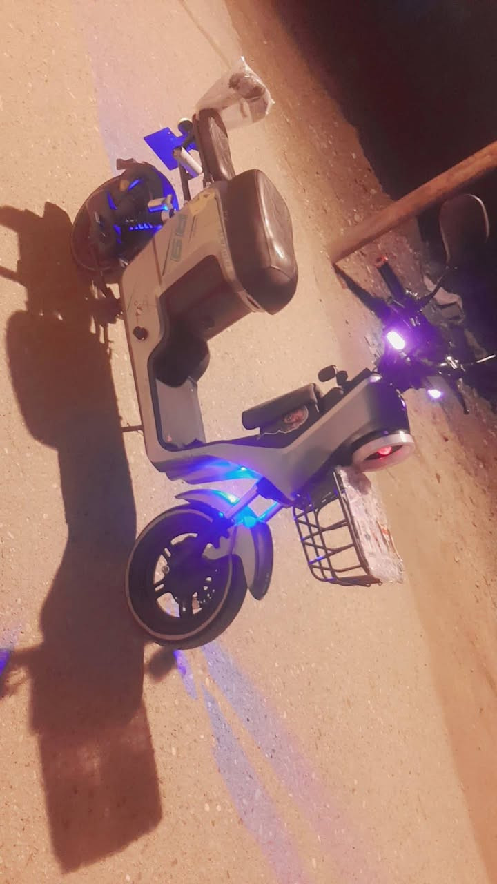 السلام عليكم دراجه للبيع 500 وبيه مجال مكاني بغداد المعامل ***********
