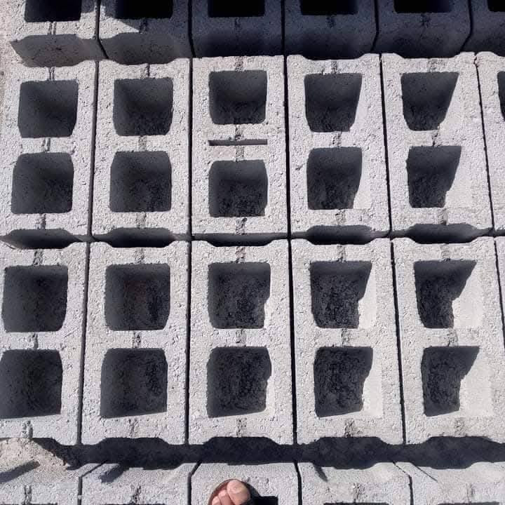 بلوك درجه اولى سمنت كيلوين بلوكه قوه ومتانه واصل كافه مناطق ديالى وبغداد معملنه طريق الباويه غرب معامل طابوق إتصال عل رقم ***********
