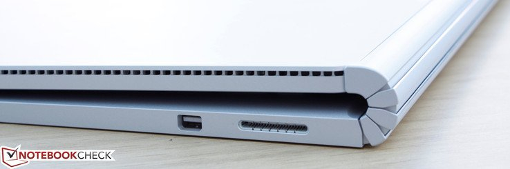 سڵاو هاوڕێیان، کۆمپیوتەرێکی Surface Book 1م هەیە بۆ فرۆشتن بە مەبەستی بەکارهێنانی پارچەکانی، بەم تایبەتمەندی و تێبینییانەی خوارەوە:

حاڵەتی شاشە: شێڵدی شاشە و شێڵدی لەمسەکەی (Touch Shield) تێکچووە.

هارد: هاردەکەی (SSD) دەرهێنراوە و لەسەری نییە.

پارچەکانی تر: هەموو پارچەکانی ناوەوەی (مێنبۆرد، پاتری، کیبۆرد، ماوس پاد، و پۆرتەکان) وەک خۆی ماون و ئەسڵین.

گونجاوە بۆ وەستا و فیتەرەکان یان هەر کەسێک کە پێویستی بە پارچەی ئەم مۆدێلە هەبێت.
cpu cori7 
rami 16
شاحینەشی لەگەڵە السليمانية, العراق


**إذا كنت صاحب هذا الإعلان وتريد حذفه لأي سبب، رجاءا أرسل رسالة إلى الدعم الفني**