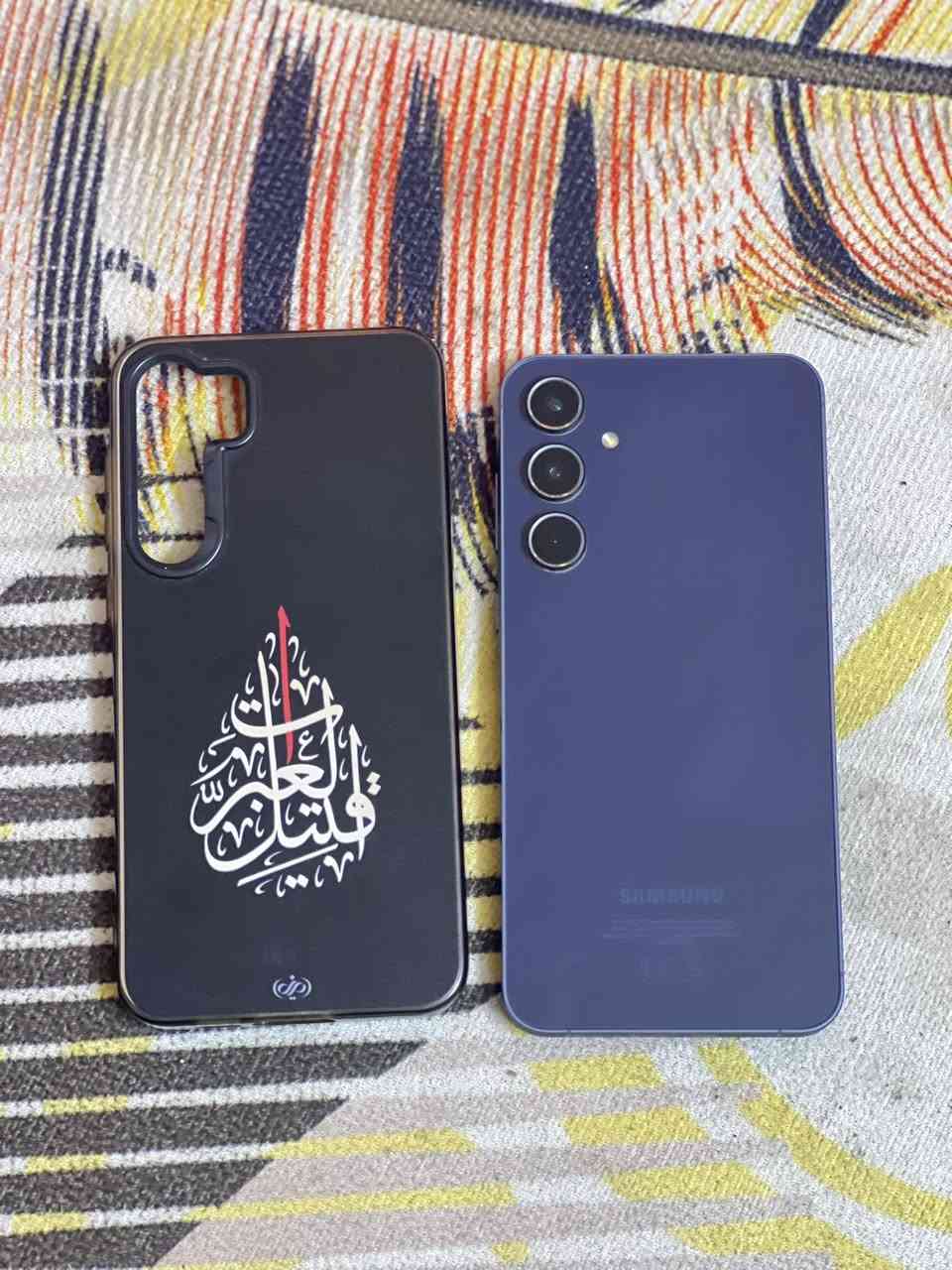 كلكسي A55
٢٥٦
ملحقاته كامله مستعمل قليل ضمان بعده ما مخلص 
سعره٣٥٠ بي مجال ***********
