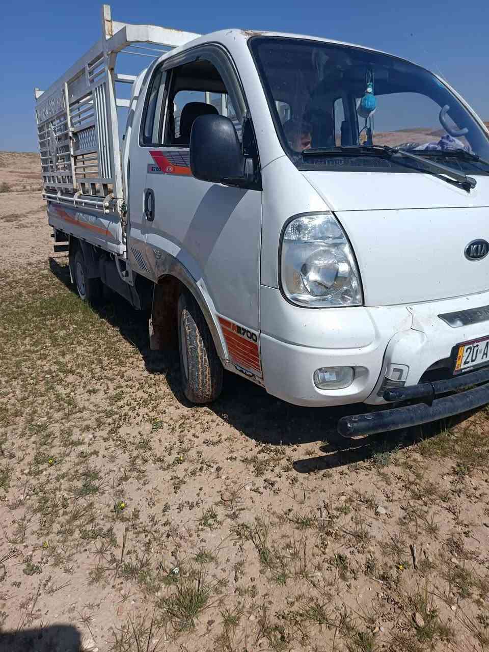 سلام عليكم كيا موديل ٢٠١٢ًمكفوله عام عدا البنيد مبدل اثر شخوط كامله بسمي رقم ديالى نكليزي. هزه جديد مكينه كير. اكسل شاصي ألف مذب عليه مال جناي سياره 
ملاحضه محجر مو وياها 
مكاني ديالى قرب شهربان 
98بيها مجال حك الجيه 
***********
