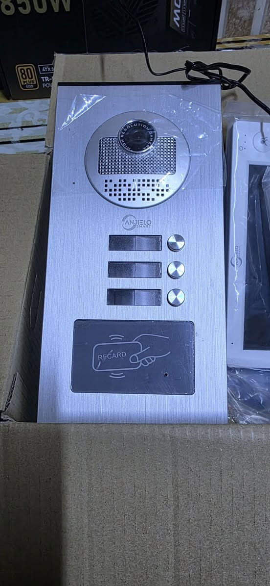 جرص 
متوفر قطعة عملاقة 3 شاشات


**إذا كنت صاحب هذا الإعلان وتريد حذفه لأي سبب، رجاءا أرسل رسالة إلى الدعم الفني**