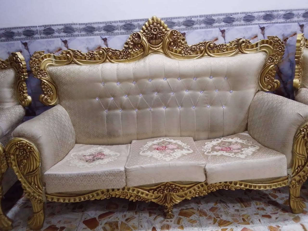 تخم عشر مقاعد وتلاث طبلات السعر يجي خاص الشراي ***********واتساب
