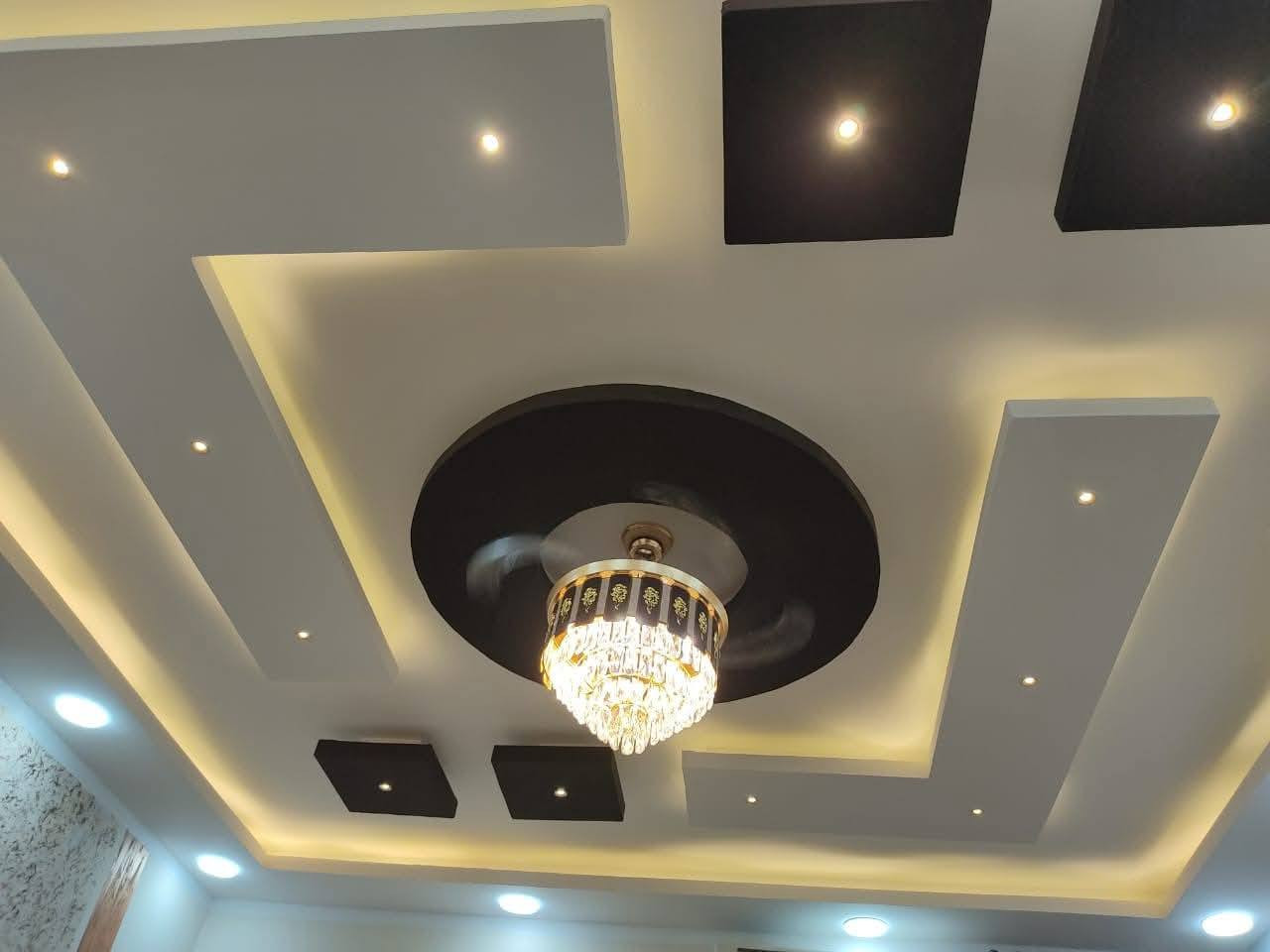 فلات ب 10 دولارات حزام 12 دولار كريستو عمل الاستفسار اتصل على الرقم ***********
