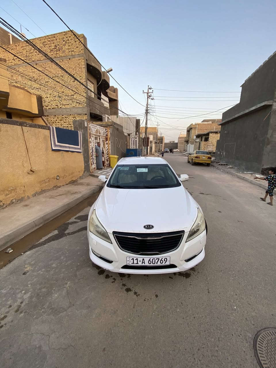 السلام عليكم
كيا كادنزا موديل ٢٠١٢
خليجي محرك ٦ سلندر ٣٥٠٠ 
مكفوله كفاله عامه من كلشي
فول مواصفات عدا البنراما 
رقم دولي بغداد باسمي تحويل ثاني يوم سنوية للغاية ٢٠٢٨ السعر ١٢٨ وبيها مجال قليل مكاني ميسان
  الاتصال ***********

