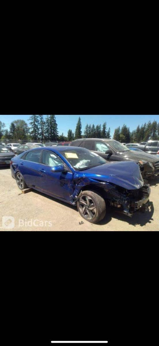 سياره الالنترا معوقين مثنى موديل ٢١  وارد أمريكي  فول موصفات بصمه تنته محرك ٢٠٠٠ دوش التقرير كدامك مكان السياره مكانه بصره زبير وكاله عامه للاستفسار *********** السعر ١٣٠ وبيه مجال قليل الزبير, البصرة
