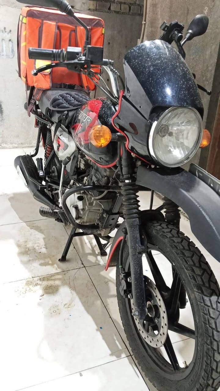 السلام عليكم بوكسر للبيع موديل 2023 مرقم بغداد تحويل ثاني يوم مكينه مجفته شركه ويرادلها كلج رقمي ***********
