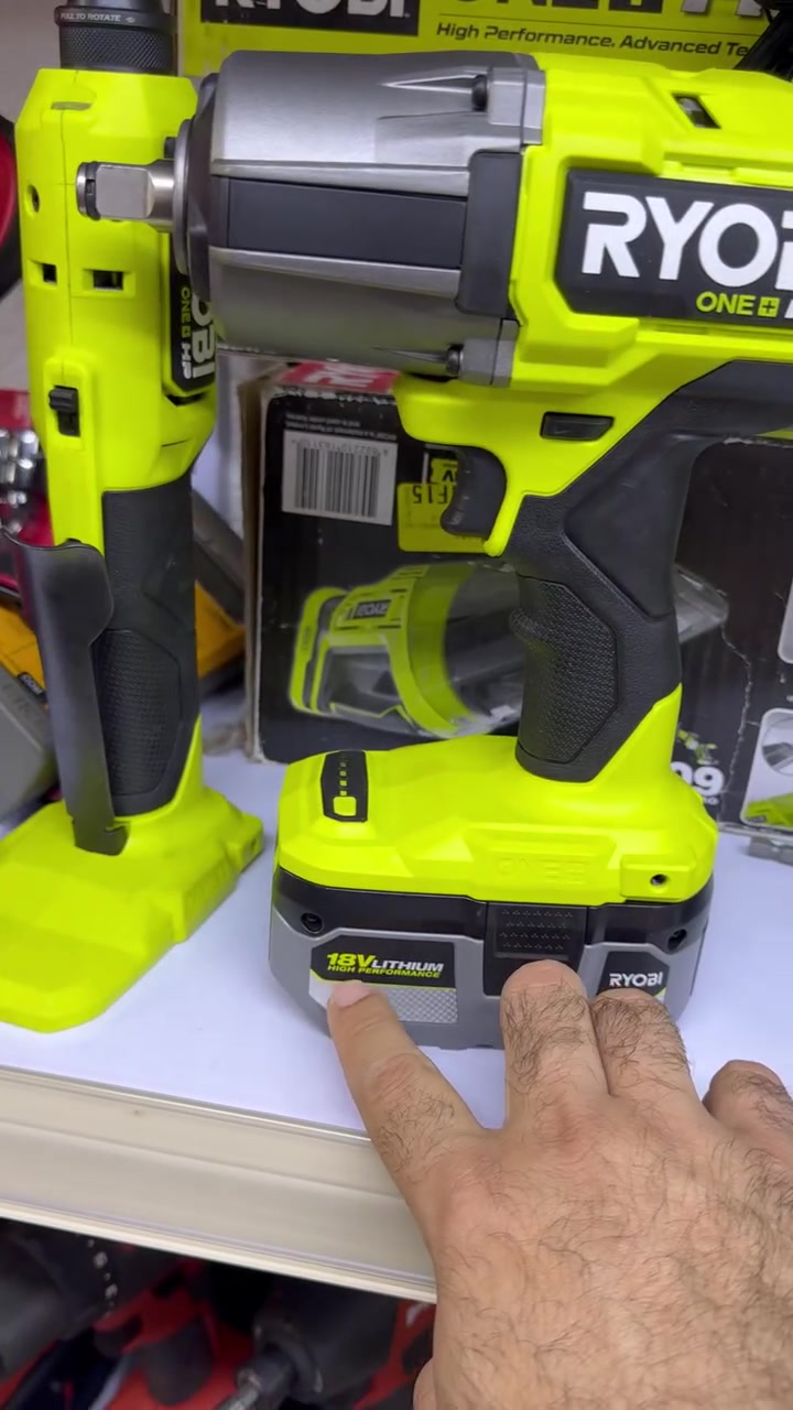 سلام عليكم اخوان 
من رخصة الأدمن 
 دريل لقمه RYOBI متوفر جديد ومستخدم التفاصيل داخل الف يو 
توصيل متوفر 
📞*********** واتساب
