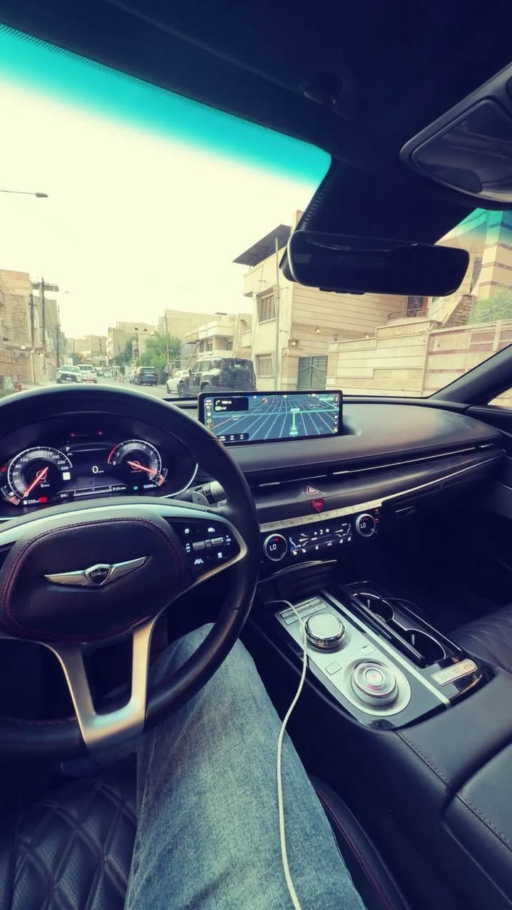 للبيع: Genesis G80 Sport Prestige 2023
لون رصاصي مات  ثنين بالعراق بس بهذا الون المميز— بحالة ممتازة جدًا
ضررها فقط دعاميه ومصلحة بدون اي صبغ والجاملغ مبدل بنفس الون والأصلي موجود يحتاجله بارد شويه 
🔥 المواصفات الكاملة:

•  المحرك: 4 سلندر تيربو 2.5L
•  القوة: 325 حصان تقريبًا
•  ناقل حركة أوتوماتيك 8 سرعات
•  دفع خلفي /RWD
•  فئة Sport Prestige أعلى فئة

✨ المواصفات الخارجية:
•  لون رصاصي مات فاخر
•  رنات رياضية قياس 20 إنج
•  إضاءة LED أمامية وخلفية كاملة
•  سقف بانوراما
•  أبواب شفط
•  مرايا كهربائية مع تبريد وتدفئة مع خاصية التنشيف المياه على المرايا وتعتيم عند الضوء العالي 
•  حساسات أمامية وخلفية
•  كاميرات 360 درجة
•  تشغيل بصمة + دخول ذكي

🛋️ المواصفات الداخلية:
•  داخلية جلد فاخرة
•  مقاعد كهربائية مع حفظ وضعيات
•  تبريد وتسخين للمقاعد الأمامية والخلفية
•  مساج للمقاعد
•  شاشة كبيرة مع نظام ملاحة
•  Apple CarPlay + Android Auto
•  نظام صوت فاخر Lexicon
•  إضاءة داخلية Ambient Lighting
•  ستارة خلفية كهربائية
•  شاحن لاسلكي

🛡️ أنظمة الأمان:
•  رادار أمامي
•  مثبت سرعة ذكي
•  الحفاظ على المسار
•  تنبيه النقطة العمياء
•  فرملة طوارئ أوتوماتيكية
•  قراءة اللوحات والإشارات
•  كاميرات مراقبة كاملة

•  جاهزة للفحص

📍الموقع: بغداد كراده 
📞 للاستفسار والمشاهدة على ***********
