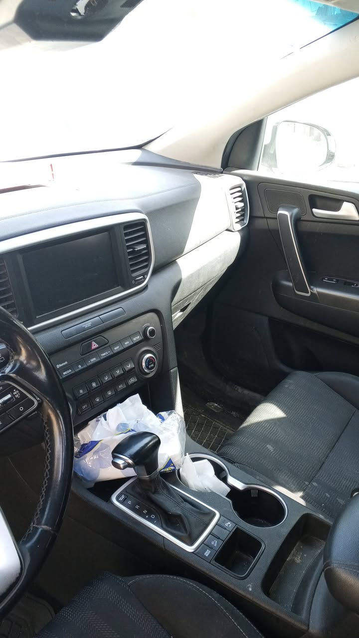 للبيع فقط كيا سبورتج كاز موديل 21 بيه نقص تيربو المكينه خيط تبخير الشاصي مكفول مصبوغه عام وارد خليجي حداديه خير من الله ايرباكات سليمه ابيع قفل 115 ومجال بسيط لليجي يتعنه للتواصل ***********
