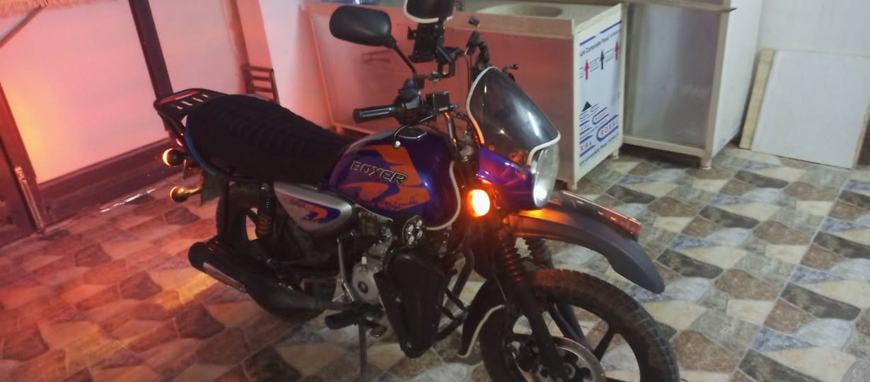 سلام عليكم دراجه بوكسر 2023
رقم بغداد مشروع وطني مكينه خرسه مناقصهه لو برغي كلهه بلاديه لون ازرق عليه ستانات موبايل ثنين شواحن 3
بلوجكترات سعرهه 100الف لونين اصفر زنون اصلي ضد الماء هورن سيدان وجرص اشاره كوستر 
الدراجه جاهزه على 24حبايه مكان كركوك  للتواصل *********** بي وتساب  سعرهه مليونين 300وبيهه مجال
