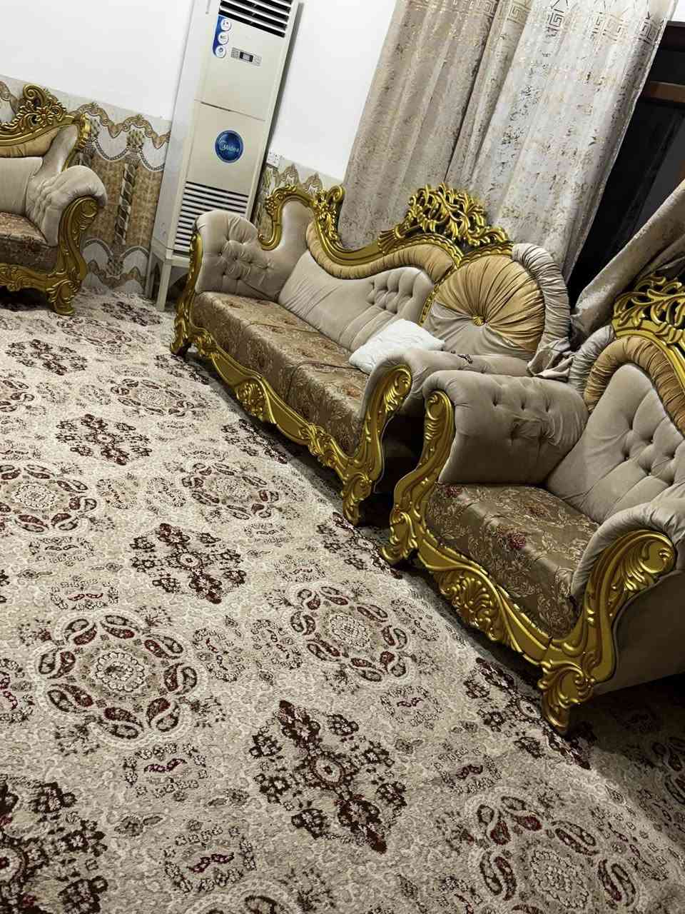 سلام وعليكم قنفات للبيع نضيفات كلش ويه 5 مخاد السعر 350 مامتواجد على نت الرقم ***********
