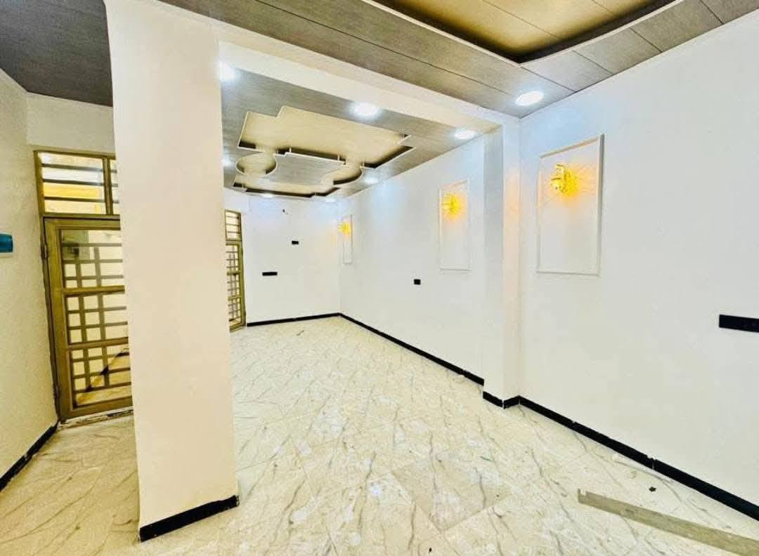 دار لليجار مجمع بيتي لثاني طابق واحد مساحة 100 متر
يحتوي عله غرفه وصاله ومطبخ وستقبال ومكشوفه وحمامات ثنين 
لستفسار 
***********
