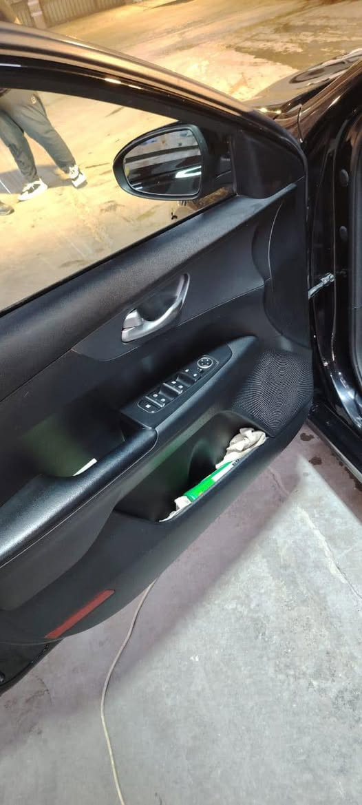 سلام عليكم فورتي موديل 19  رقم دهوك الجديد بأسمي حادثه خفيف بيه 3 قطع صبغ بدون اي داخل السياره جديده ومناقصه اي شي مكاني بغداد الوزيرية 
***********
السعر $12500 وبيه مجال بسيط
