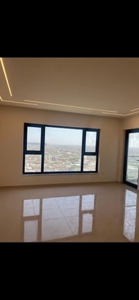 شقة للبيع في مجمع الروان  السكني   إطلالة خارجية ع مطار  بناية  r5 الس...