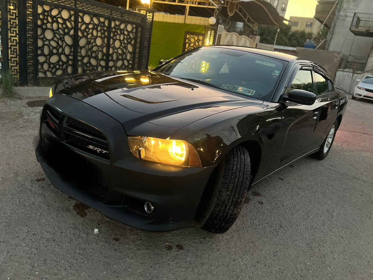 السلام عليكم دوج جارجر مديل  11 رقم  أربيل  حادث فقط جملغ الخلفي طخه بيه بدون إرباك  السياره نضيفه شرط ١٩٠ العداد عنوان كربلاء
***********  السياره استخدام شخصي السعر ١٥٠
