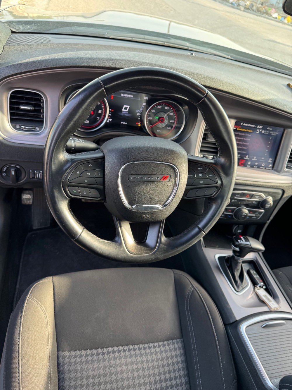 دوج جارجر موديل23 صبغ بنيد فقط ماشيه٢٧ ميل دخول جديد حره لاستفسار اكثر تصل وتدلل