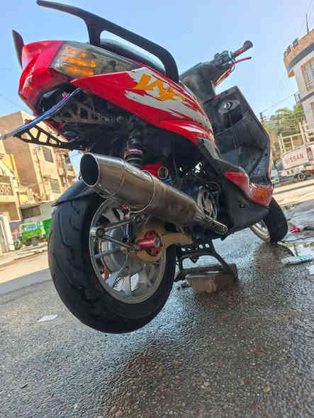 سكنس فحل مليانه تزوسد  دراجه شلعه معدل 
غراضها كدامكم مكينه 66  بيها روله sdضراع طويل دراجه مقفله للبيع السعر خاص ولي ميعرف باسعارهن رجأن ليراسل. رقمي ***********
