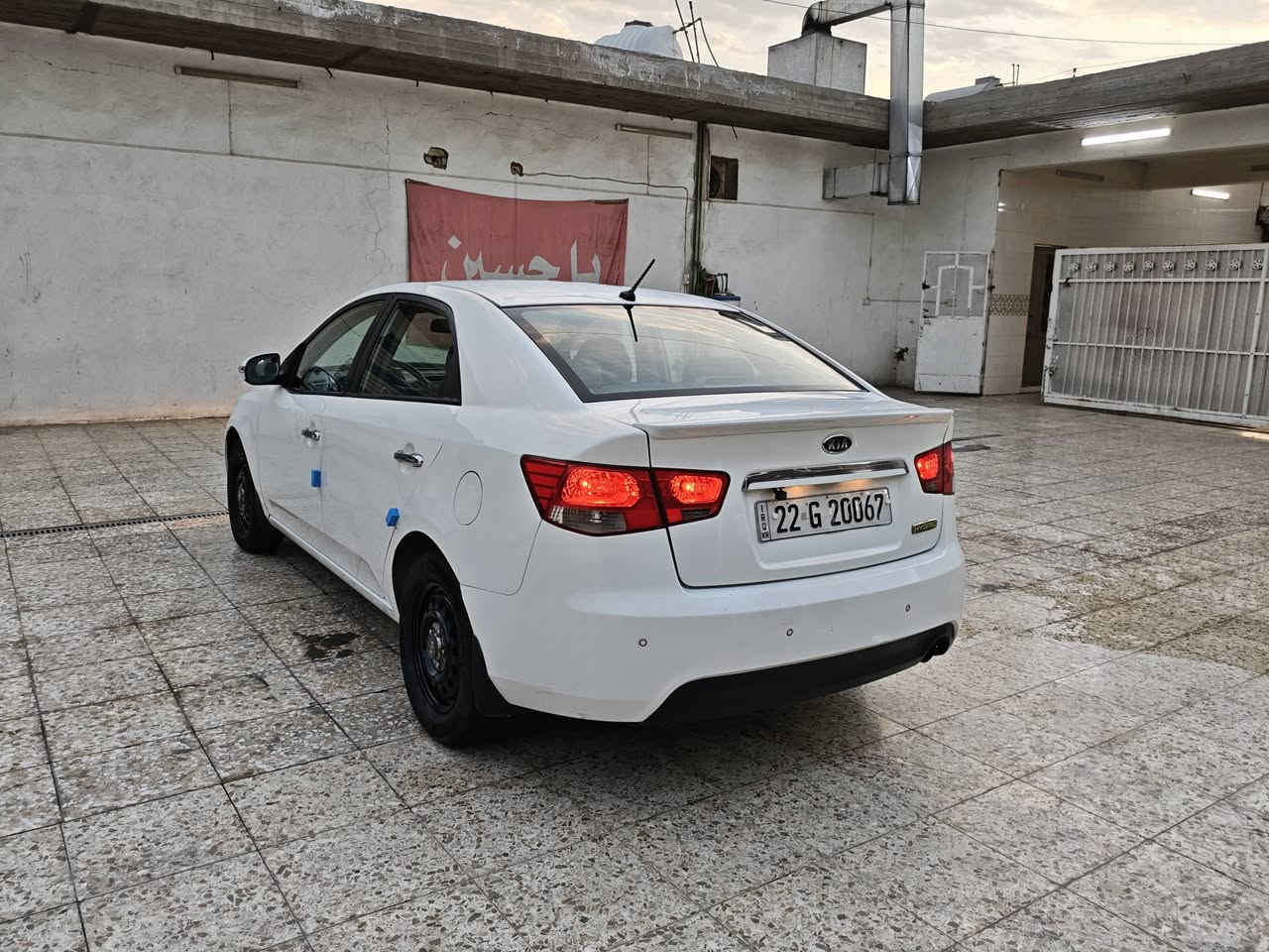 السلام عليكم سيراتو خليجية 2012 رقم اربيل بسمي تحويل مباشر بيه مكانات صبغ معه بارد في القماره سياره جاهزه محرك كير مكفولات صدر امامي خلفي جديد تخم تاير جديد للاستفسار *********** السعر 77 ورقة مكان بغداد
