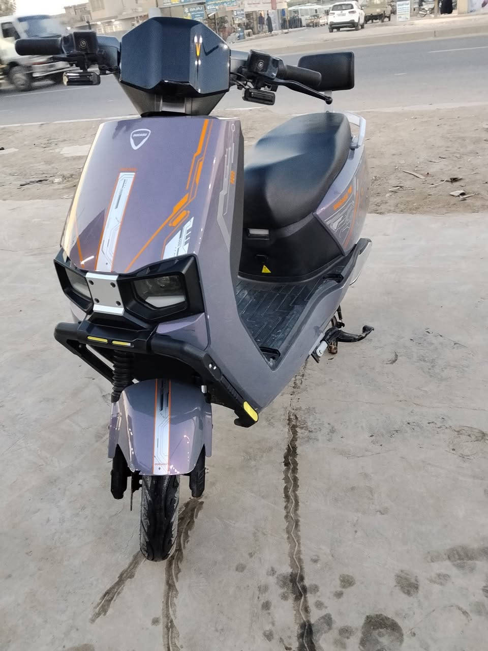 السلام عليكم دراجه للبيع شحن مقفوله كفاله عامه مكاني بغداد العبيدي السعر 700 وبيها مجال حق الجيه ***********
