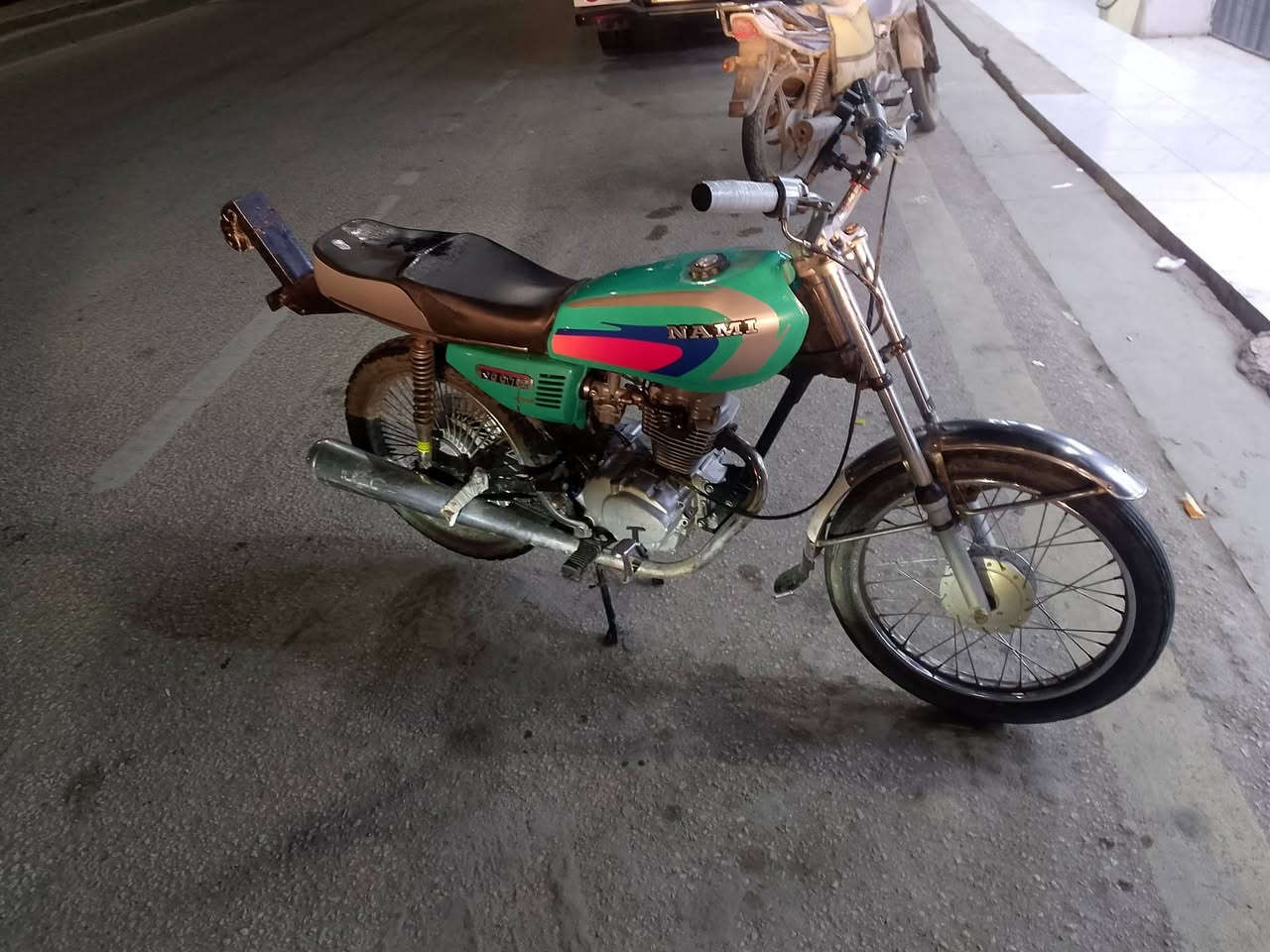 سلام وعليكم للبيع او مراوس درجه 4 كير ..كلك  دراجه تخبل شلعه ومعدل خير من الله  السعر 325وبيه مجال قليل  مكان كربلاء طريق الحسينيه الكنطره البيظاء. ***********

ملاحضه/ اذا مو شراي لا تكسر بل سعره لا تسمع كلام مو حلو
