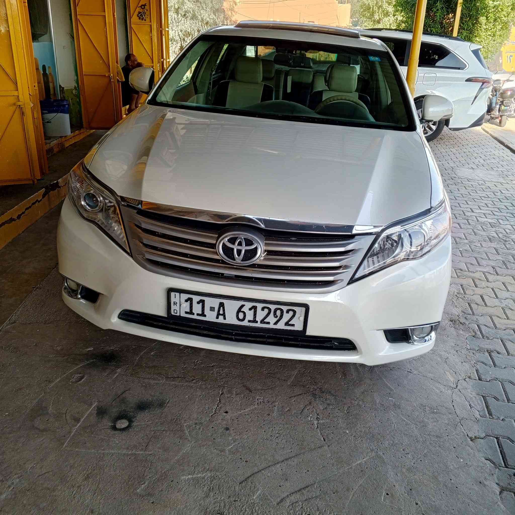 السلام عليكم
افلون للبيع 

2012 خليجي 

(ليمتد)

فول 1/1  

فتحه سقف سلايد

خمس بصمات

كشنات تبريد تدفئه

تبريد خلفي  

كشنات خزن ميموري

كشنات جلد بيجي

برده خلفيه كهربائي 

حساس خلفي امامي

كامره خلفيه

تحكمات ستيرن

كشنات كهربائي

ماشيه 160

(بيها صبغ  هلال جاملغ  خلفي) 
( ومكانين تكحيل بارد فقط) 
 دعاميات ثنين صبغ 
سيارة جاهزة 

رقم بغداد دولي شرط التحويل

السعر190بيها مجال بسيط

العنوان الانبار الرمادي 

الاستفسار ‭***********
