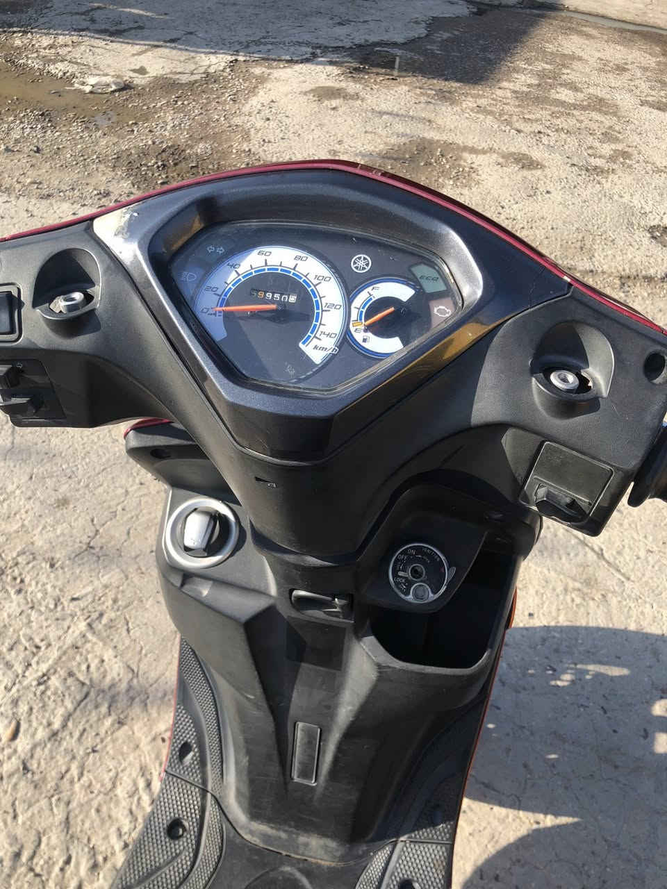 السلام عليكم دراجة للبيع اكزز Z (140)ياباني قبق نفخ ستان كهربائي  سكليتر خطين الدراجة مكينتها ناعمة لا نضوح ولا تبخير ولا طسه كل كهربائياتها شغالة السعر (1150 ) وبيها مجال بكاني غزالية (***********)
