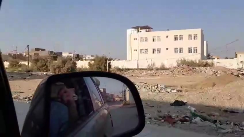 للبيع بيت في واسط قضاء الحي 
حي الوحدة 

المساحة 180 متر طابقين 
غرفتين وصحيات فوك 
غرفة ومطبخ وهول واستقبال وصحيات داخلية وخارجية 
السعر 95 
للشراي   ***********   واتساب

