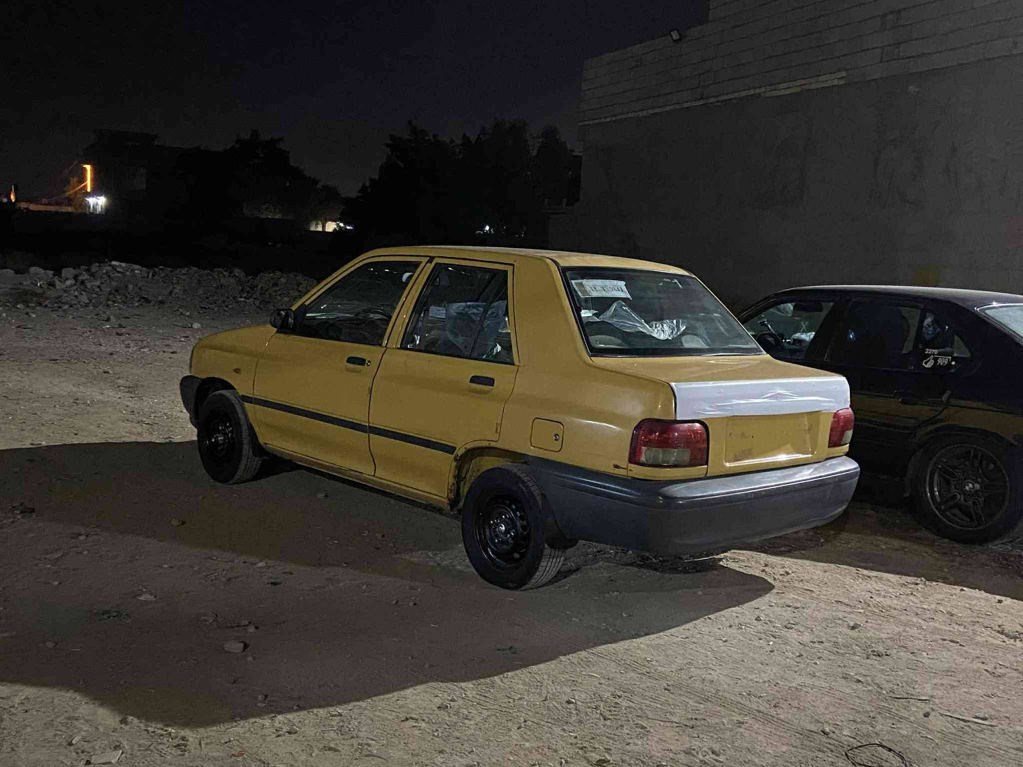 سلام وعليكم سايبه 2015
سياره بيه بس جاملغ خلفي مصبوغ 

سياره مكينه وكير جدد بل جيس هسه اشتغلتهن 

كهربايات جدد بل جيس  سياره يرادله بس اذيوله  

وبيه شغل شاصي واحد صفحت عبري شغل بسيط 

رايده ب29 مكاني بغداد مدينه الصدر

***********
