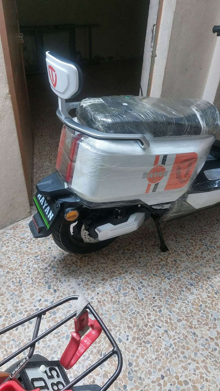 دراجه شحن للبيع نضيف ***********
