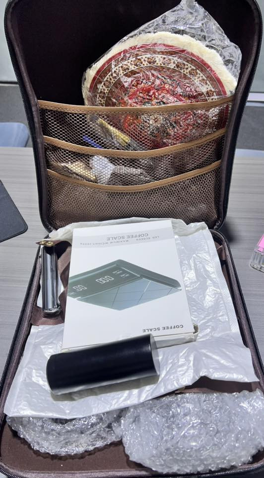 جنطة قهوة ١٦ قطعة بيها ضرر بقطعة وحدة فقط واضح بالصور


**إذا كنت صاحب هذا الإعلان وتريد حذفه لأي سبب، رجاءا أرسل رسالة إلى الدعم الفني**