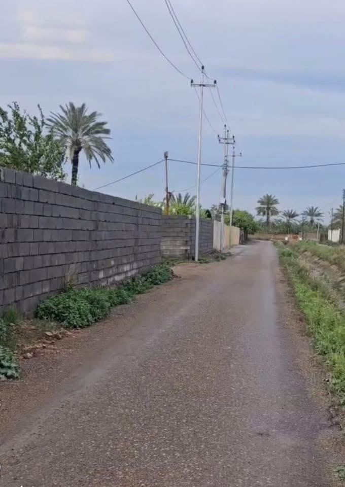 دونم زراعي للبيع بمدخل واحد مقابيل مشروع الماء الصغير واصله خدمات ( ماء - كهرباء - تبليط )  الوجه17 وانزال 147
‏‭***********‬
