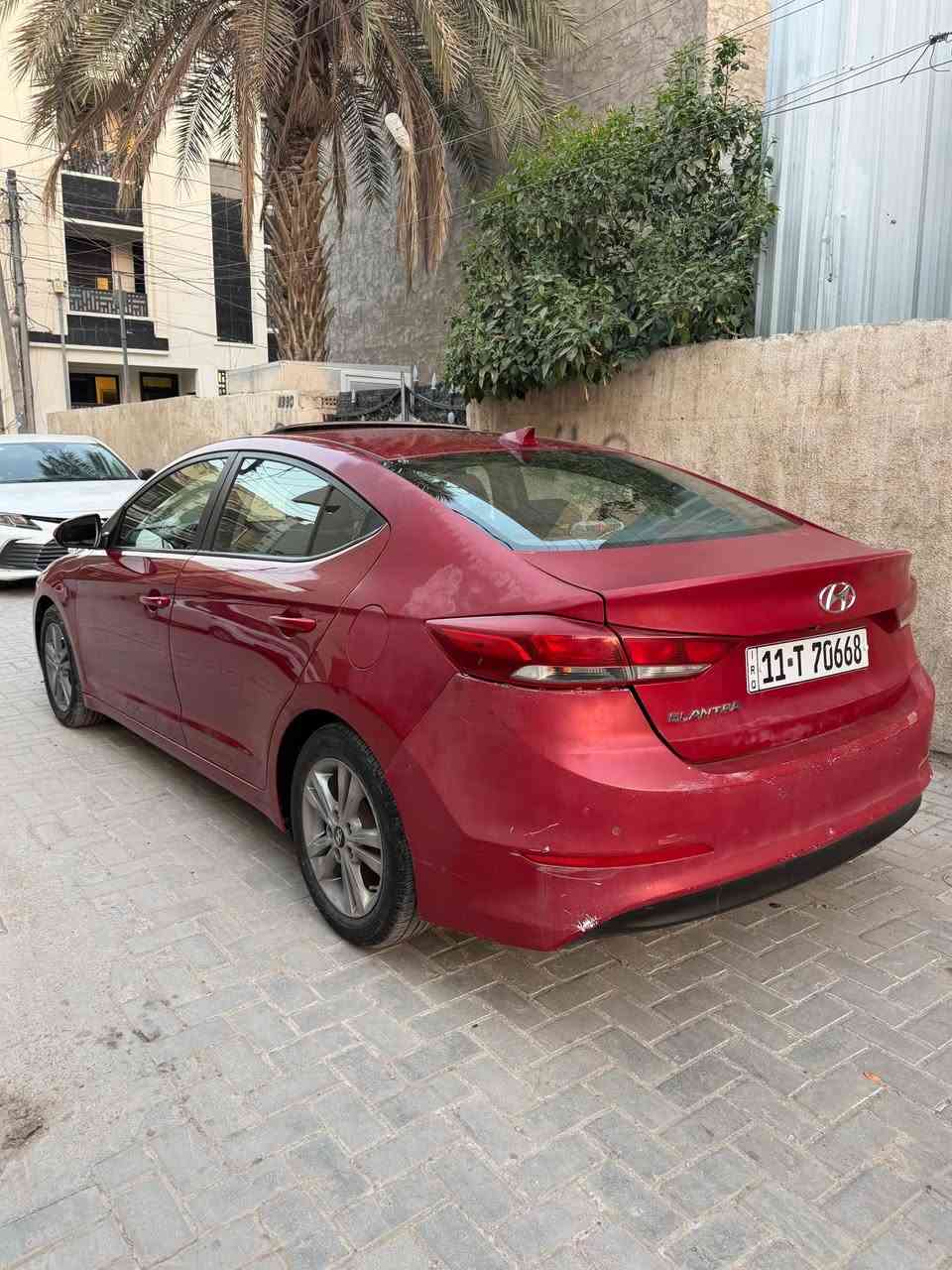 سلام عليكم النترا للبيع موديل 2017 رقم بغداد بئسم الحجية ماشية 64 الف فقط سيارة فتحة سقف رادار جانبي كشنات تدفئة ويل كب بصمة حادث السيارة جاملغ خلفي وجارد نفسة يرادلة صبغ سعر 11700$ وناقص السيارة مذكورة بفديو مكان السيارة بغداد السيدية *********** بغداد, العراق
