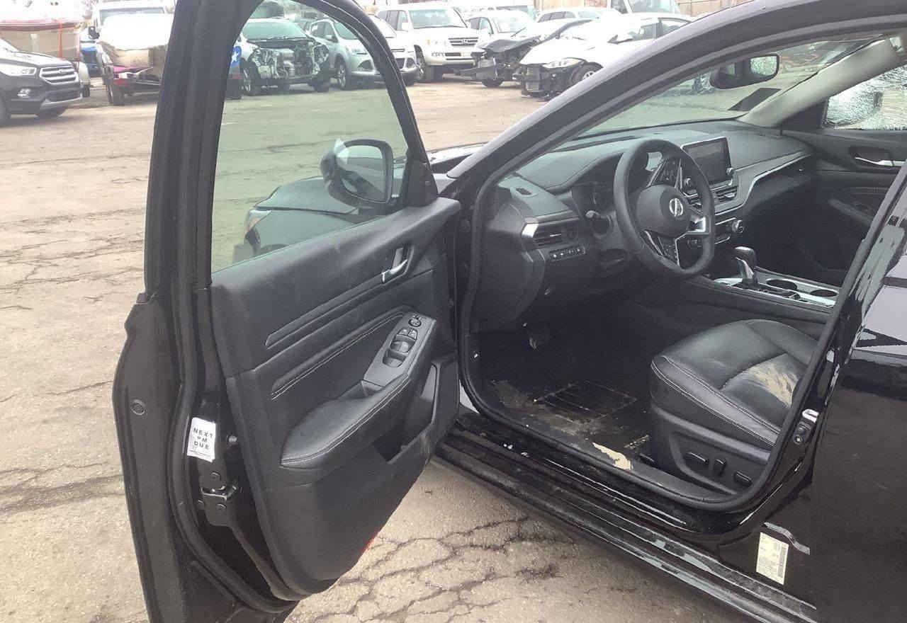 السلام عليكم
نيسان التيما sl اعلى مواصفات
موديل : 2019 رقم بغداد حره بسمي تحويل مباشر هزه جديده وسنويه جديده بيه مجال شي قليل 
السعر :١٤٨$ 
حجم المحرك : 2.5L ( 4,سلندر )
المواصفات : sl 
‏‎بصمة ابواب
‏‎بصمة تشغيل
تشغيل عن بعد : Remote Start المسافه (المقطوعه 180 الف كيلومتر حقيقي )
الصيانه كله كامله وعلى ايد المهندس عمر مازن 
‏‎شاشة كبيرة
اوتو ستارت : Auto Stard
اوتو بريك : Auto Stop‎
رادار امامي (تحديد مسار)
‏‎رادار جانبي (نقاط عمياء)
‏‎رادار خلفي (التحذير من الاصطدام)
‏‎حساسات امامي
‏‎حساسات خلفي
نظام : Eco
نظام : Normal
نظام : Sport
تحكم ستيرن
شفتات ستيرن
كشنات كهربائي
كشنات جلد
تدفئة كشنات
تبريد خير من الله 
لايتات ليد وعدسة زينون
بكلايتات LED
نظام خرائط GPS
نظام بوصله( بنو رامه فتحه) 
شاحن لاسلكي (واير لس)
ويل ١٧ مديل ٢٣
تخم تاير برجستون جديد
وبعد هواية مواصفات …
(حادثه باب الصدر وشويه من الباب الخلفيه ومصبوغات البابين والسياره بدون ايرباك وبيه شويه بارد بالجاملغ الخلفي كما موضح بالصور)
للامانه السياره مناقصه برغي كامله مكمله حداديه دهن كير ومحرك تخم تاير جديد
كفالة شواصي ولغود
‏‎تفاصيل اكثر الاتصال
وات ساب ***********
