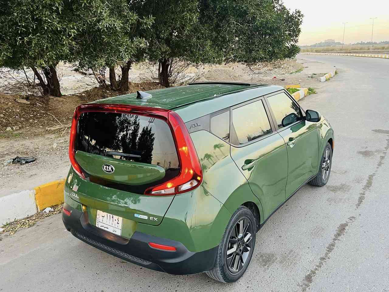 للبيع كيا صول رقم بابل موديل 2021 EX فول مواصفات داخل لونيين اوفتحه تشغيل عن بعد اهواي موصفات بيه بعد مكينه 2000 دوش ماشيه 36 مايل حادثه الجاملغ او حافتة البنيد والباقي مكفول شرط م  البيحب ادزله حادثه واتساب ***********
