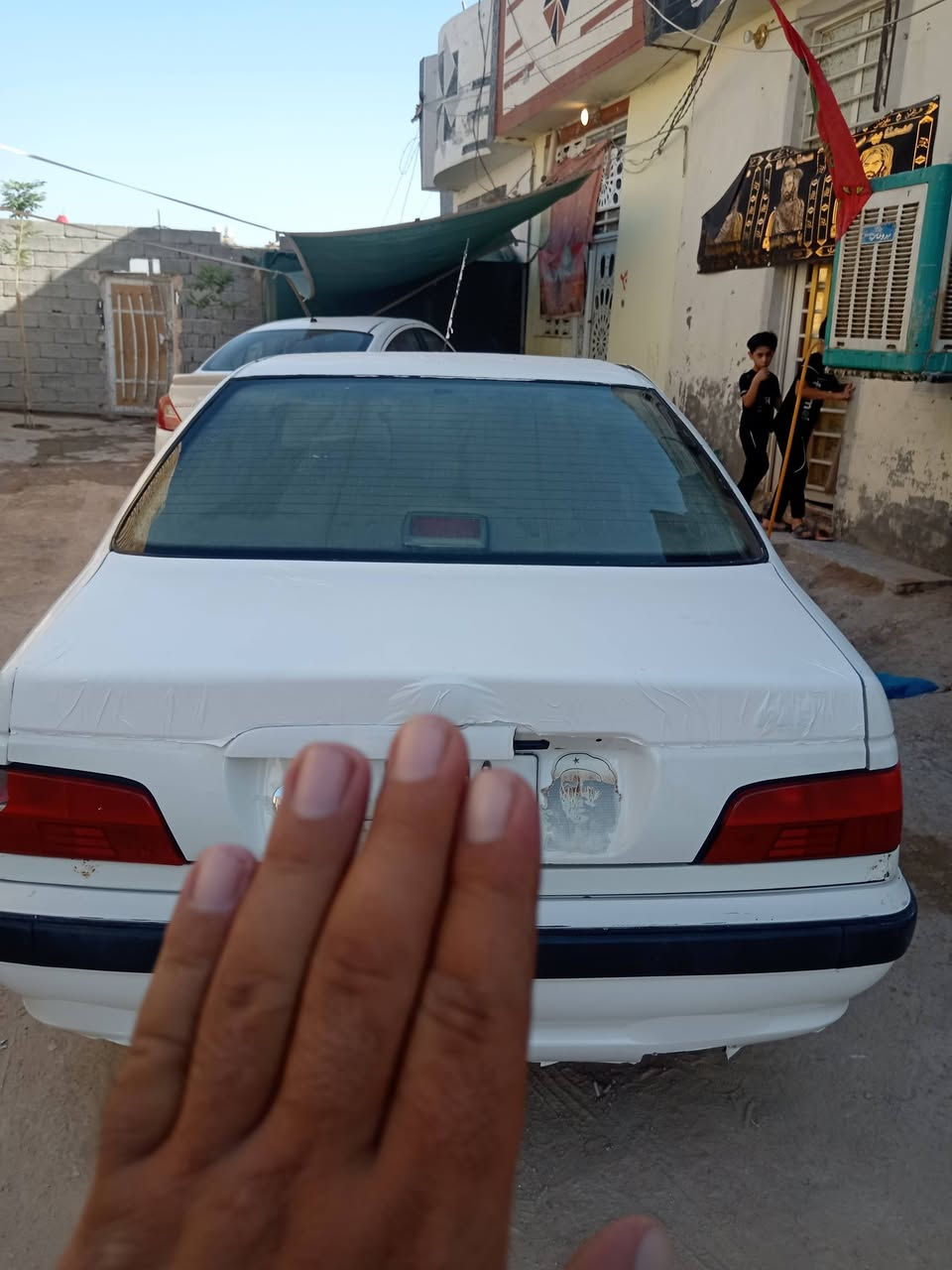 سلام عليكم بيجو بارص ٢٠١٣ كفاله عامه كير ومكينه وحداديه وتبربد وكشر كفاله عامه بيه فقط رشه بجاملغ الخافي بدون دواخل عليه غرامات مروريه ٥٥٠ مكان سياره نجف شارع مطحنه مالك سياره نجف سعر سياره ٣٣ وبيه مجال قليل رقم موبايل ***********
