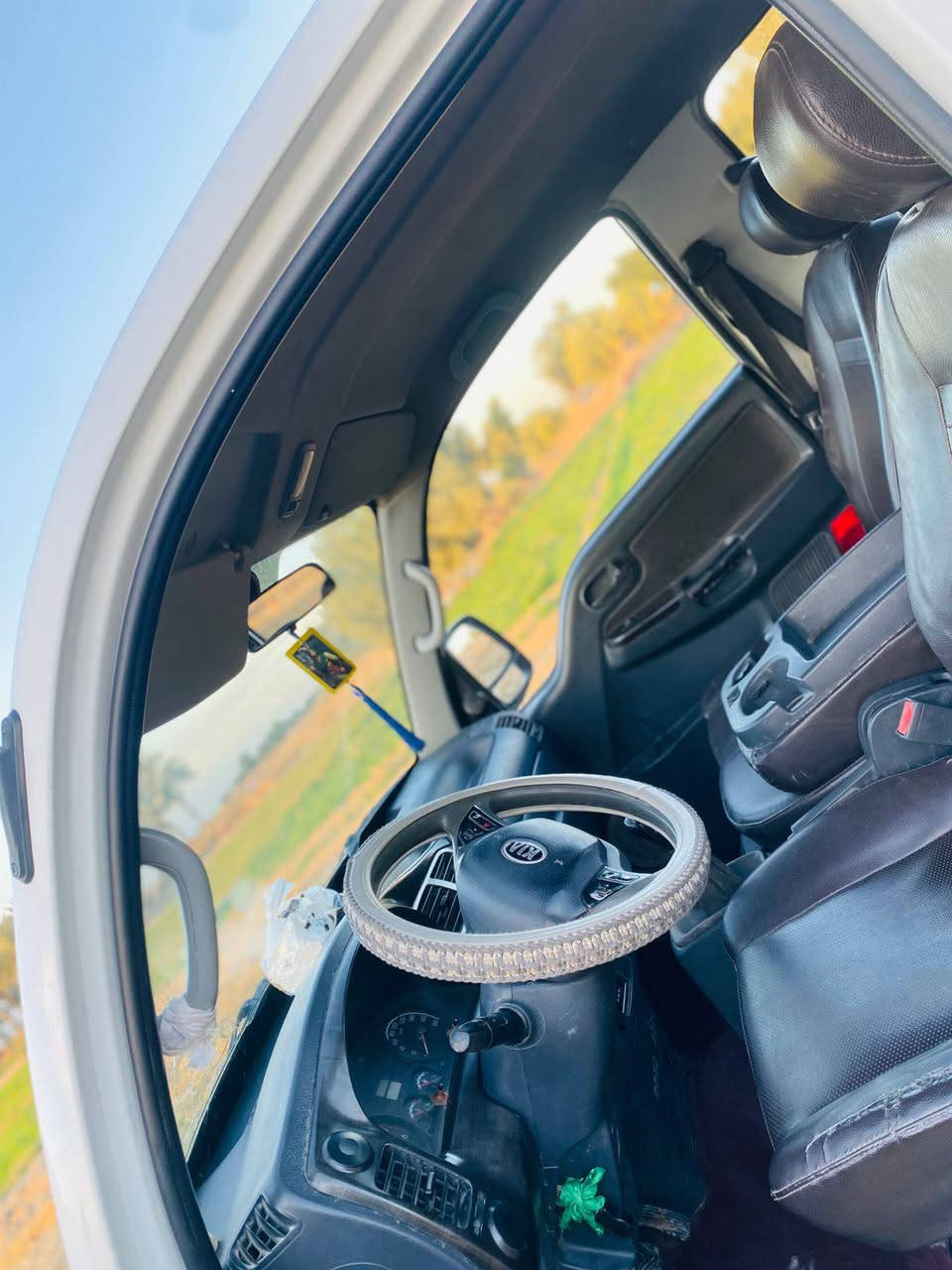 كيا لبيع 2015كفاله عامه وضع شركه كير محرك اكسن  حداديه تخم تاير تبريد تدافه بسمي  سنويه مجدده    رقمي ***********السعر ١٣٣ وبيه مجال
