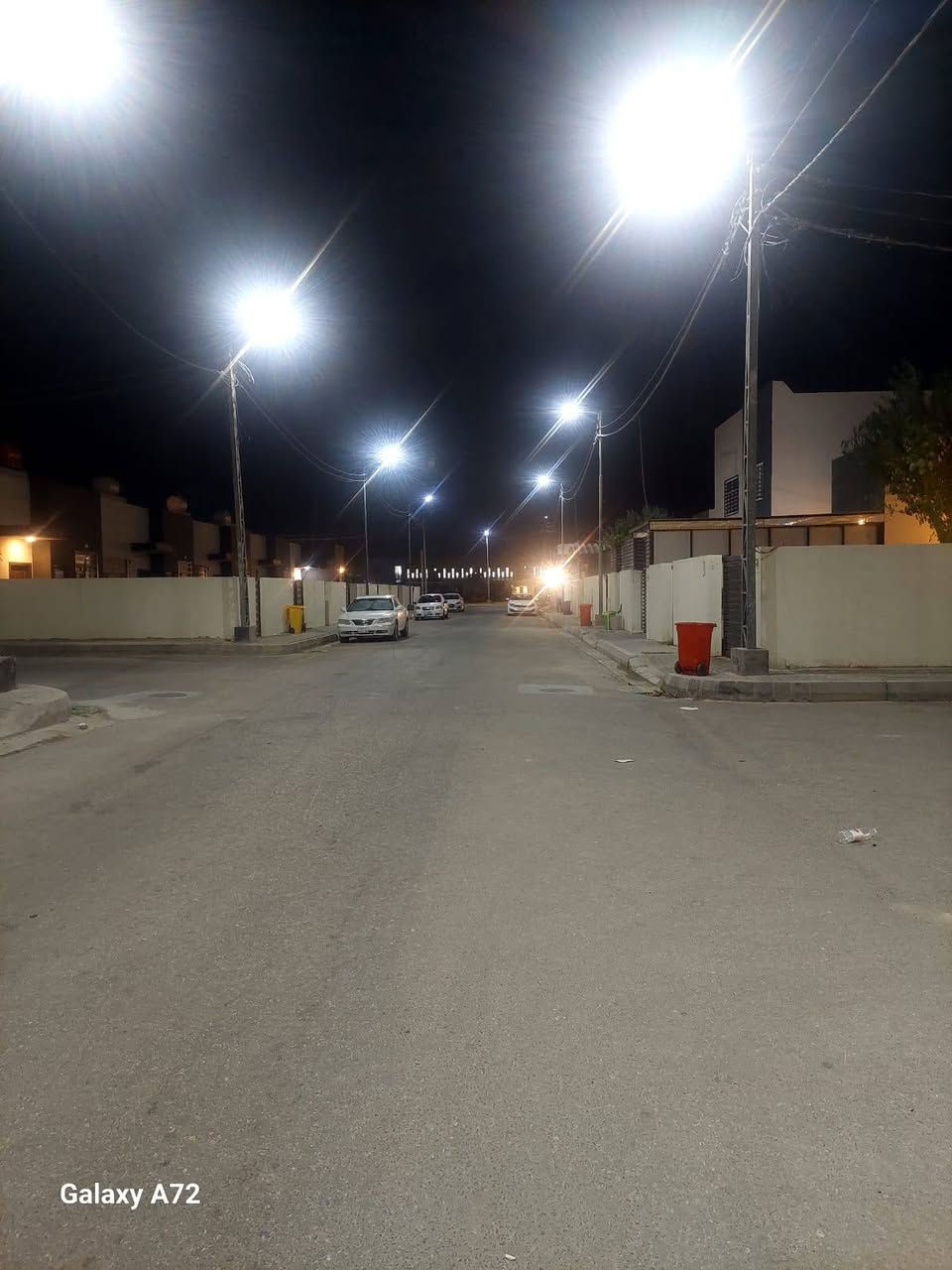 دار في مجمع السلطان السكني بيت حر سند باسم صاحب ا العقار بلوك الرابع المرحله الرابعة مقابل المرحله الثانيه 200 م2 طابق واحد اضافات كيسبان وطارمة وتغليف المكشوفات وصبغ الدار بالكامل وجاهز للسكن
***********
مكتب ارام للعقار
