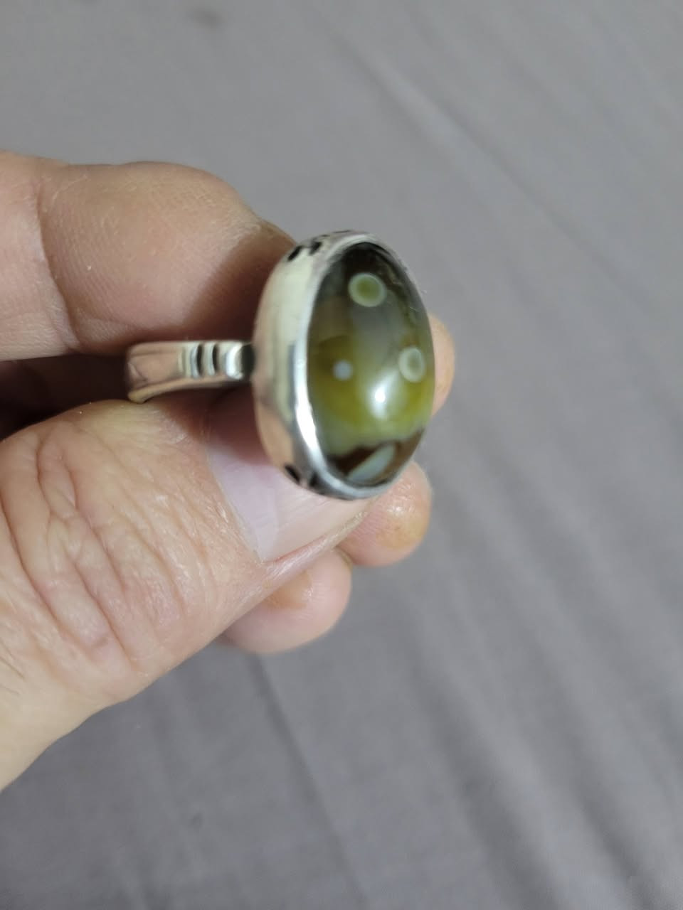 محبس سليماني قديم صياغة يدوية للبيع عنوان بغداد هاتف واتساب ***********
