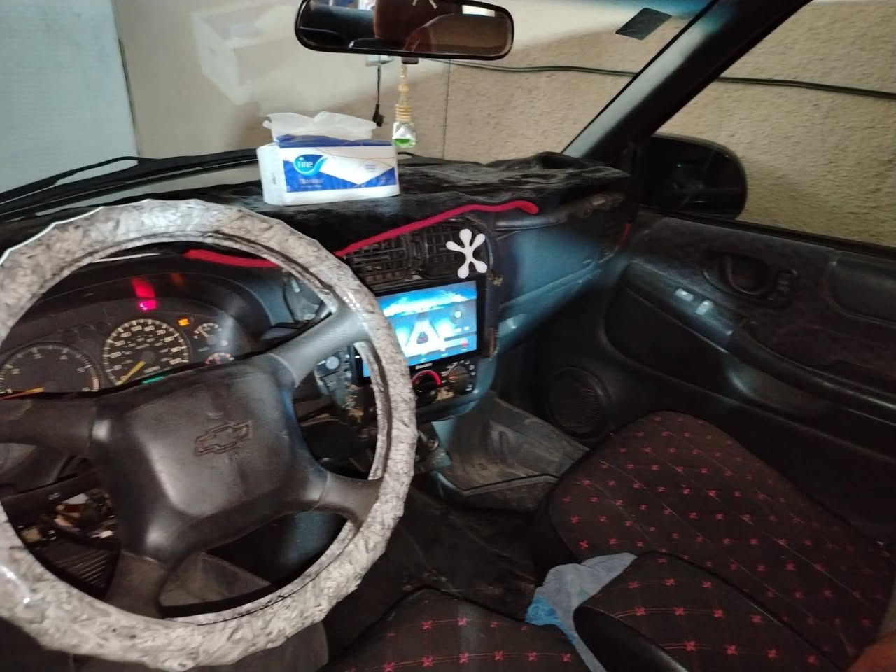 السلام عليكم سياره شوفر  بلايزر  موديل 2000 لون كحلي  رقم انكليزي  باسمي نظيفه  السعر  38   مكاني 👈بغداد شارع فلسطين // واتساب عنده   *********** رقم صاحب السياره
