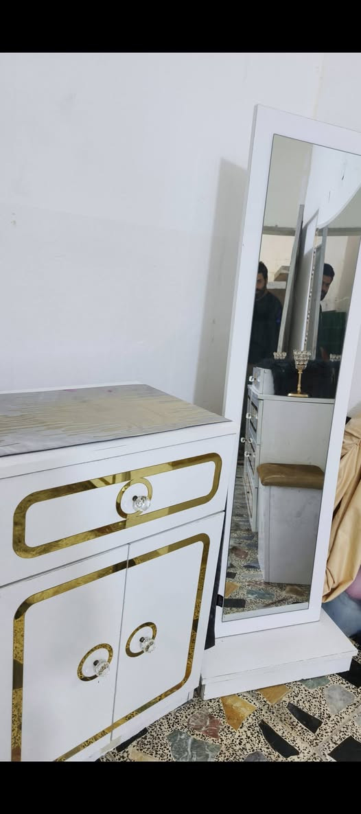 غرفه تركيا جديده ٩ قطع بدون اي ضرر ٥٢٥  قفلها بدون عمله البلديات ***********
