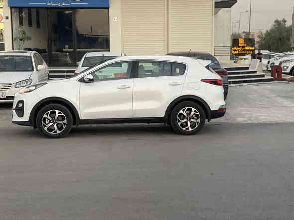 السلام عليكم 
للبيع فقط 
كيا سبورتج خليجي كفاله عامة ✅ 
رقم اربيل تحويل شوكت ماتحب 
ماشيه ٩٣ ( كيلو ) 
مكينه 2000 دوش 
فول مواصفات عده البصمه  ⭕️
مكانها بغداد السيديه 
اي استفسار 👇
***********
